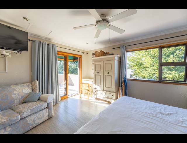 4 BEDROOM HOUSE FOR SALE IN LONEHILL